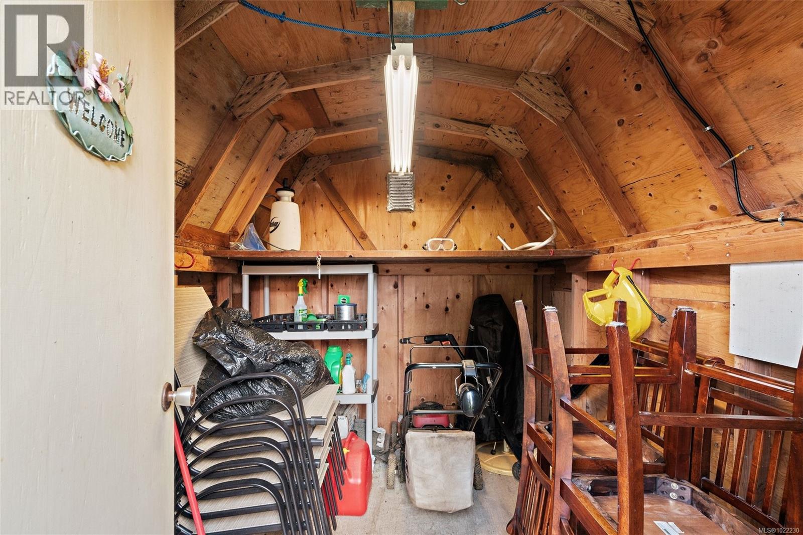 7719 Azurene Pl, Central Saanich