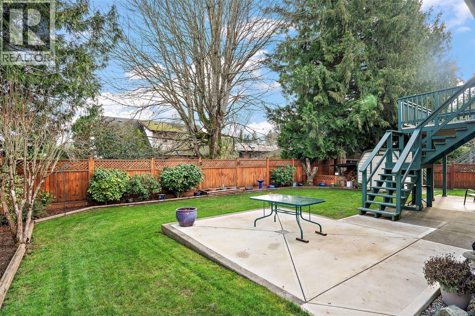 7719 Azurene Pl, Central Saanich