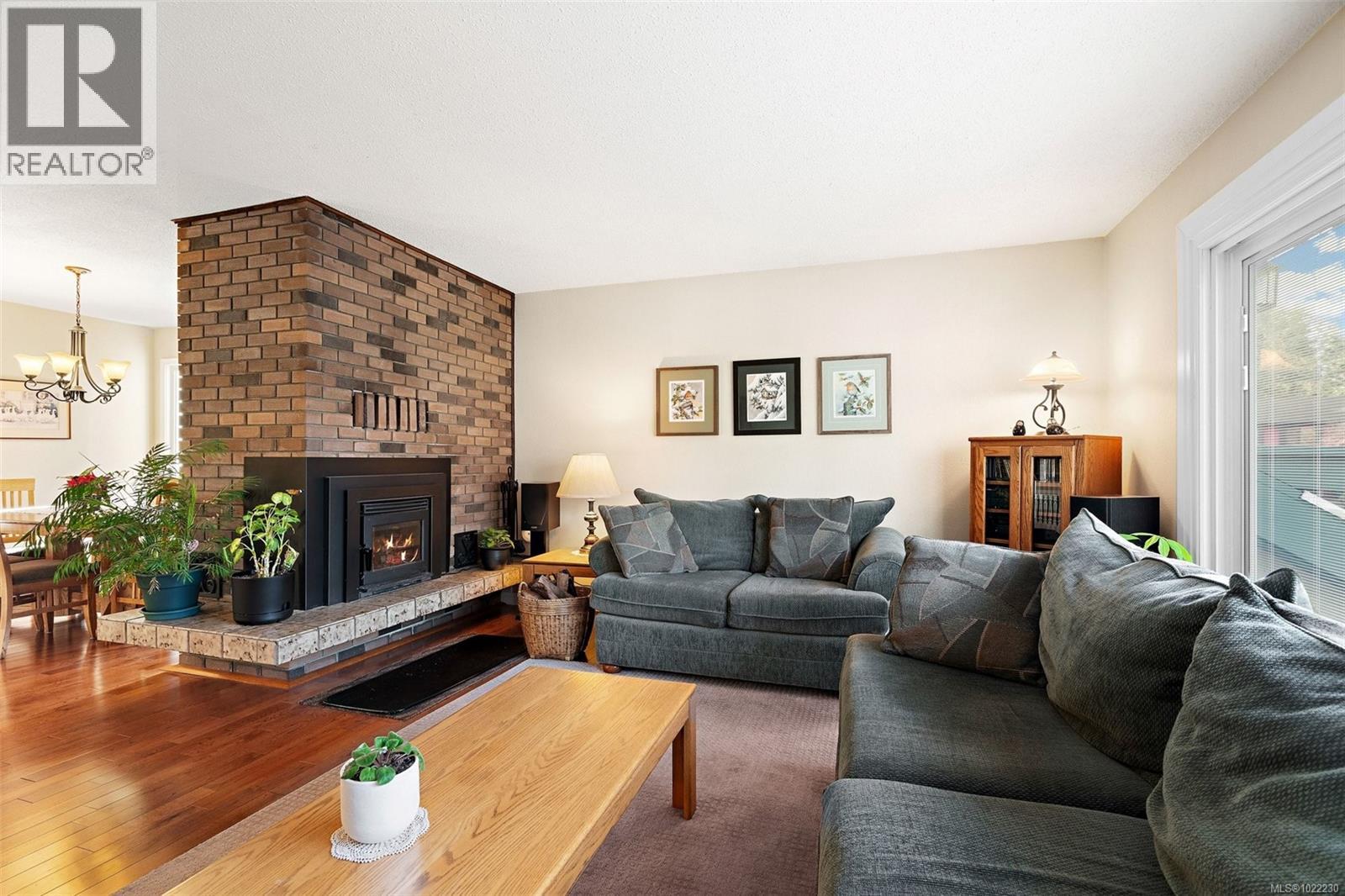 7719 Azurene Pl, Central Saanich