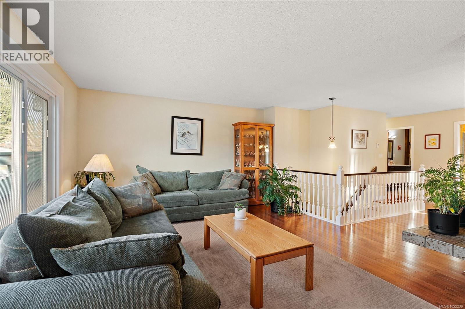 7719 Azurene Pl, Central Saanich