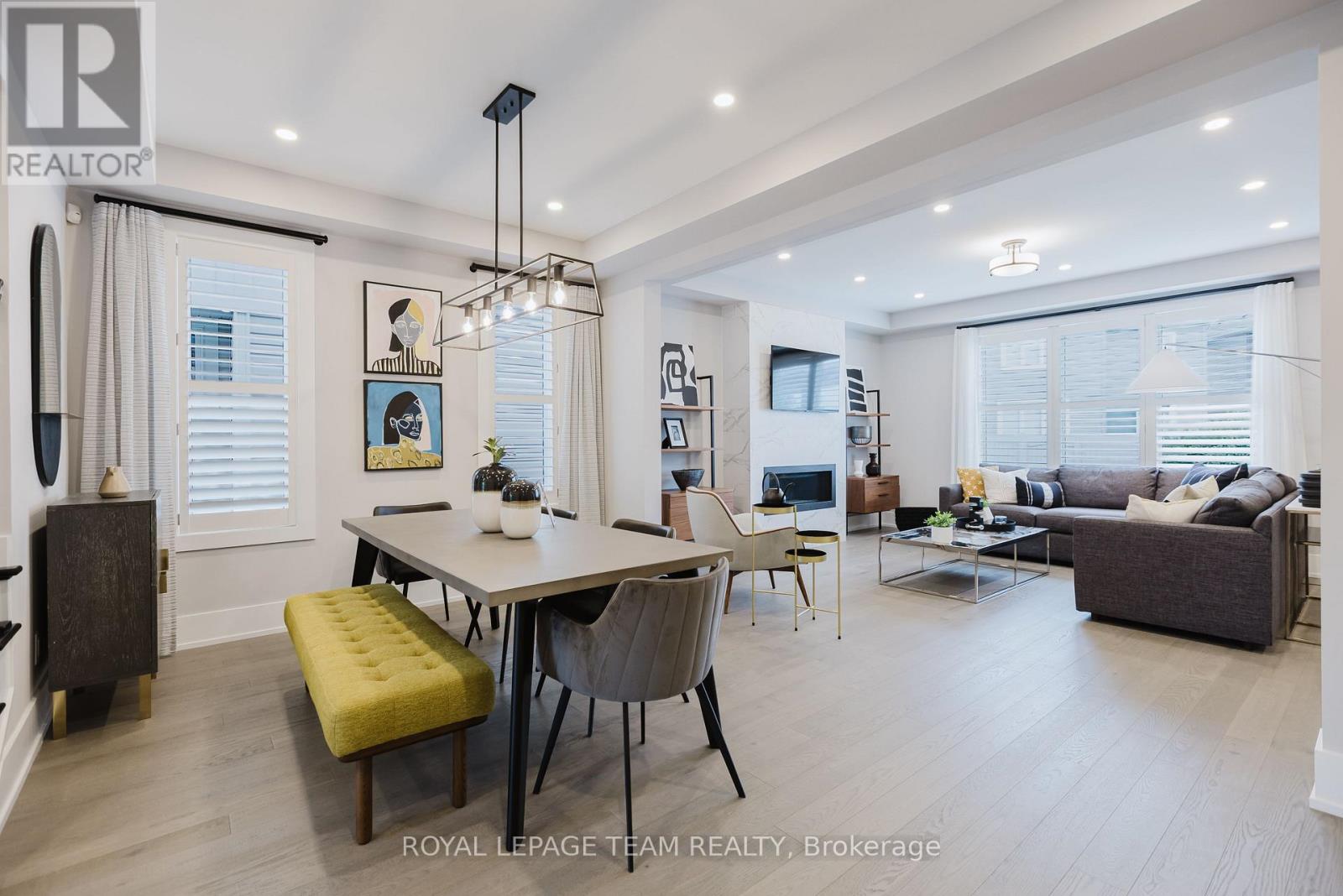 Images provided are to showcase builder finishes.