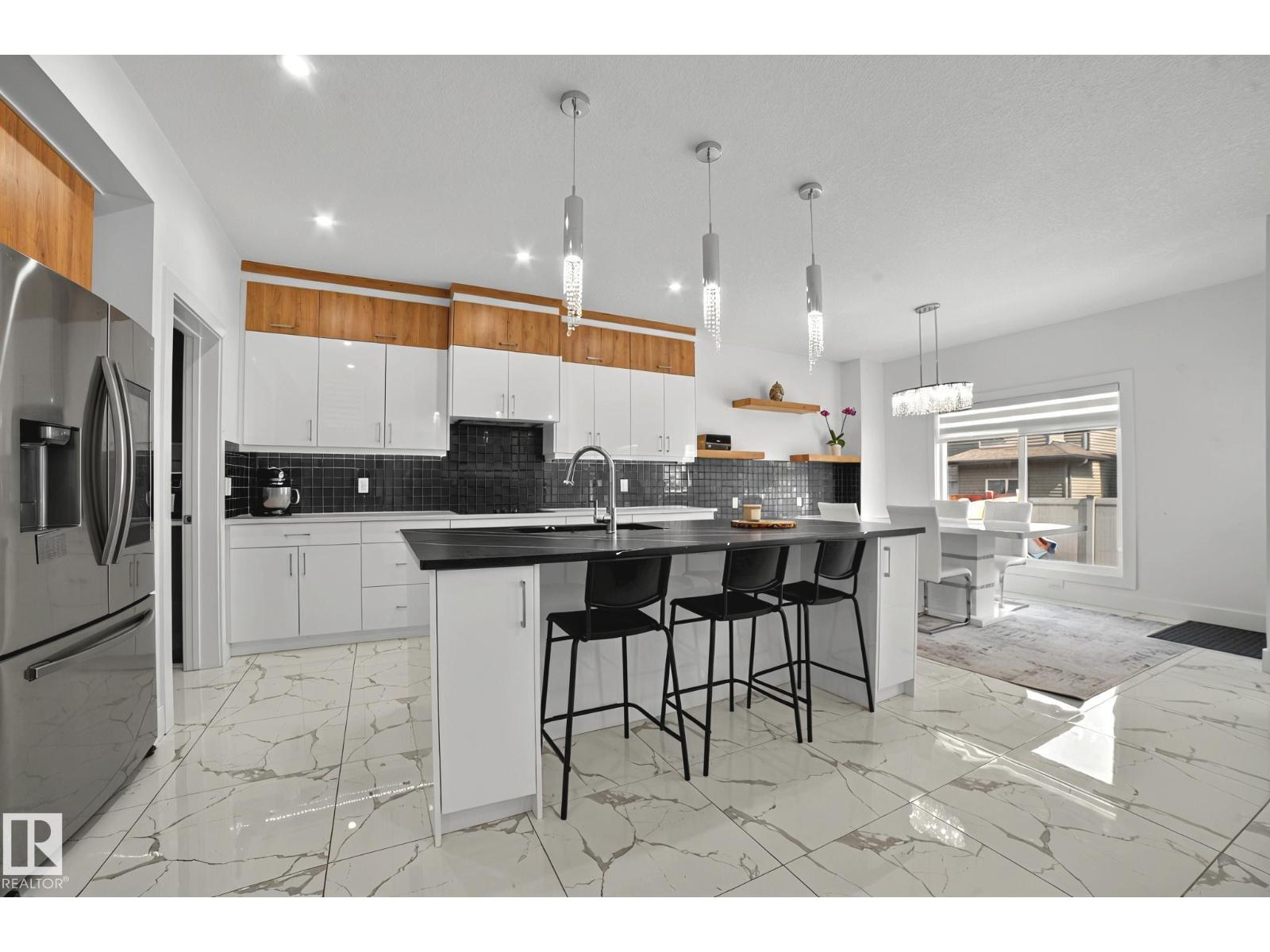 15023 15 ST NW, Edmonton