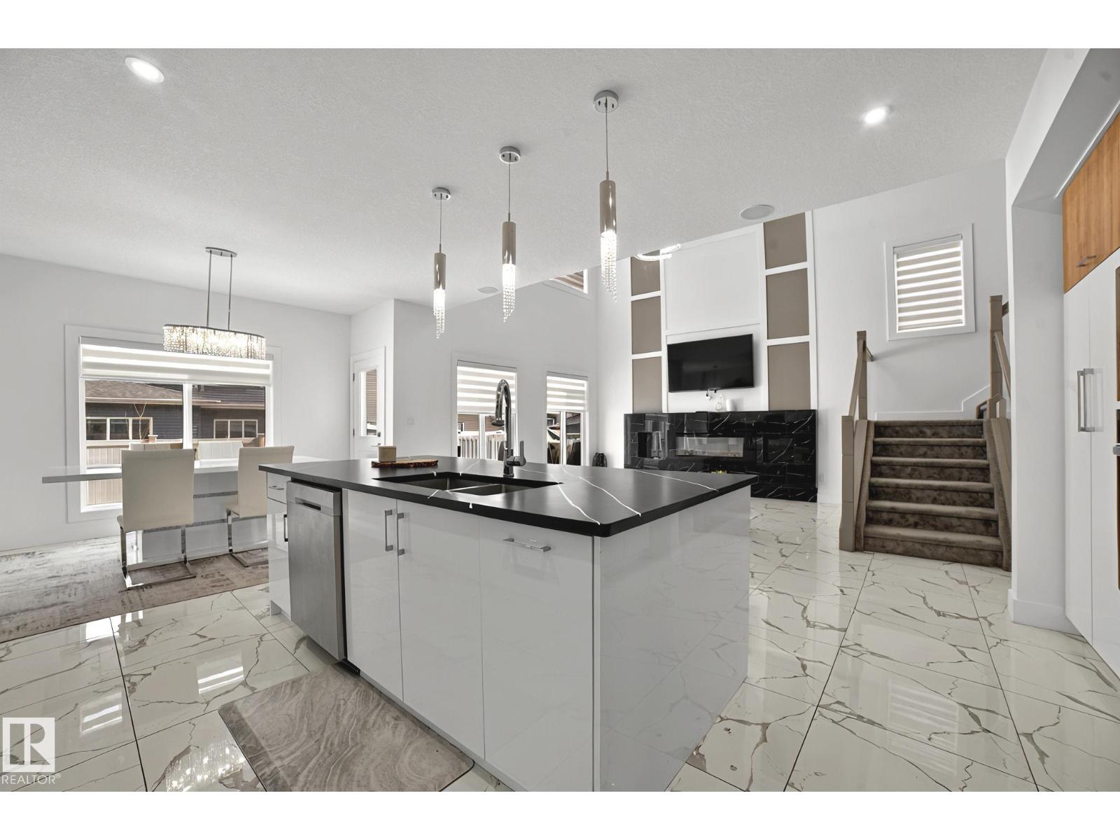 15023 15 ST NW, Edmonton