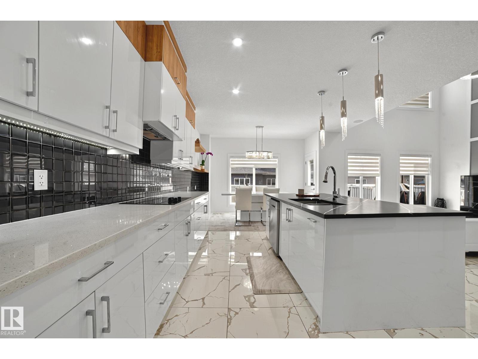 15023 15 ST NW, Edmonton