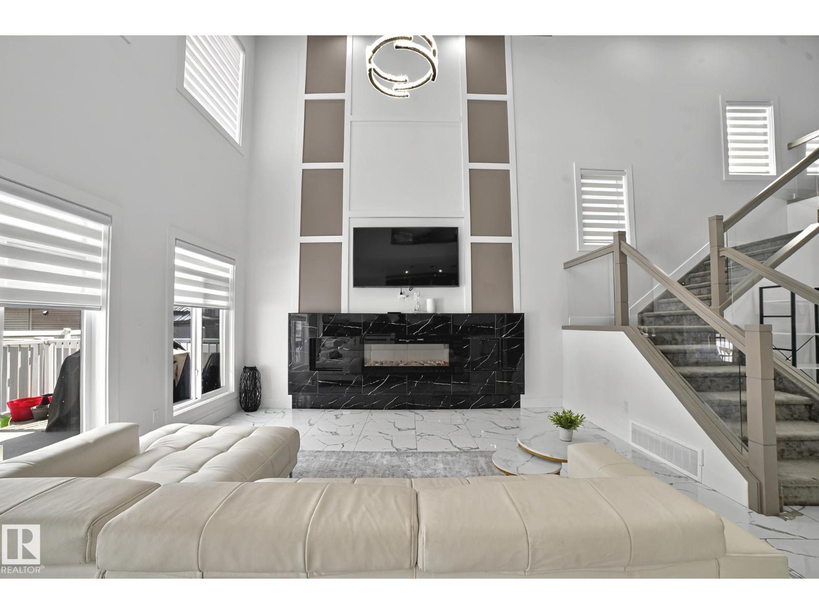 15023 15 ST NW, Edmonton