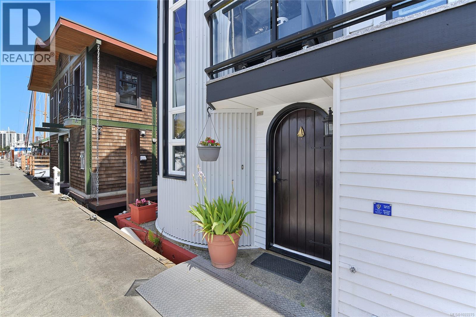 27 453 Head Street, Esquimalt