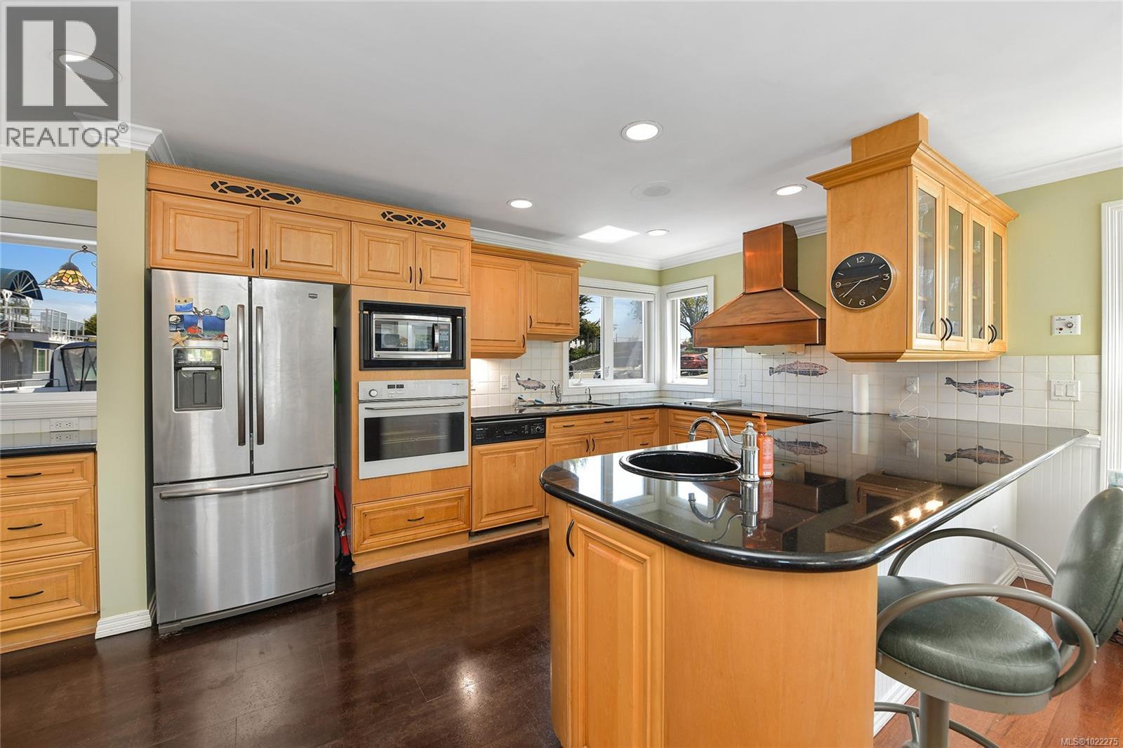 27 453 Head Street, Esquimalt