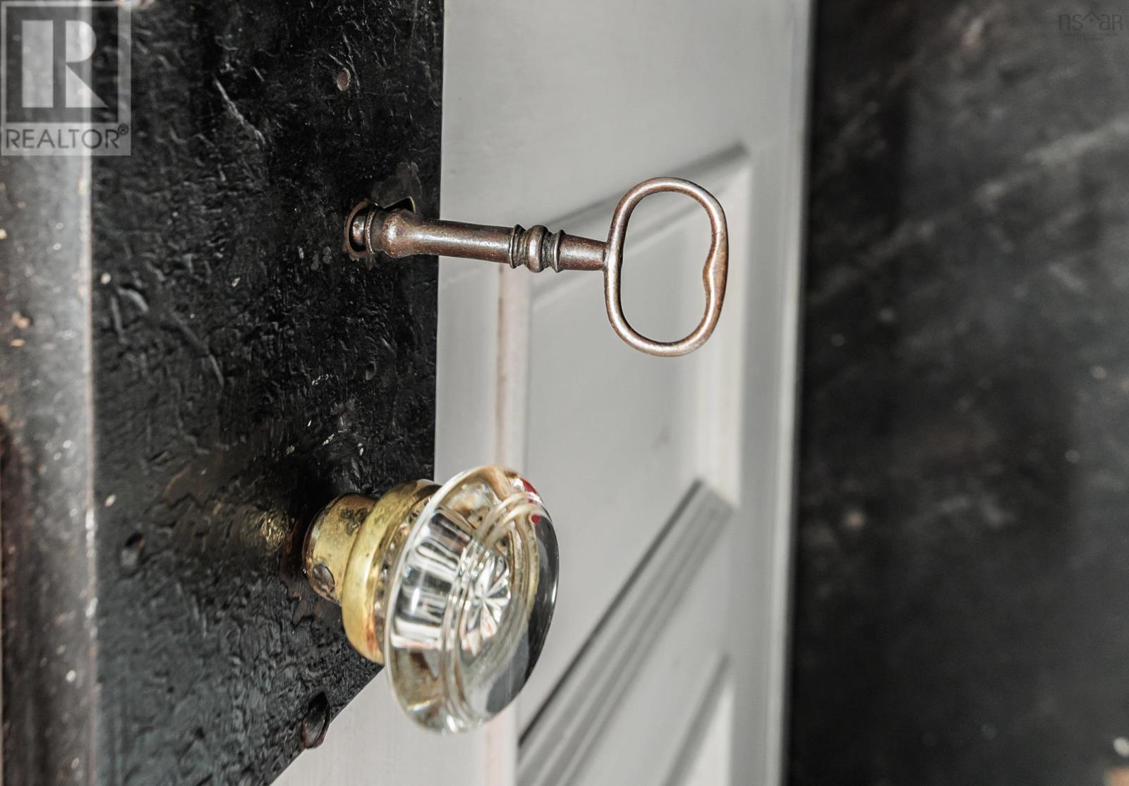 Property 10 of 49 of 29 Willow Street