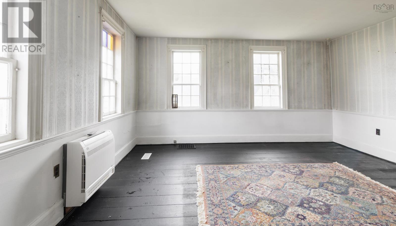 Property 22 of 49 of 29 Willow Street