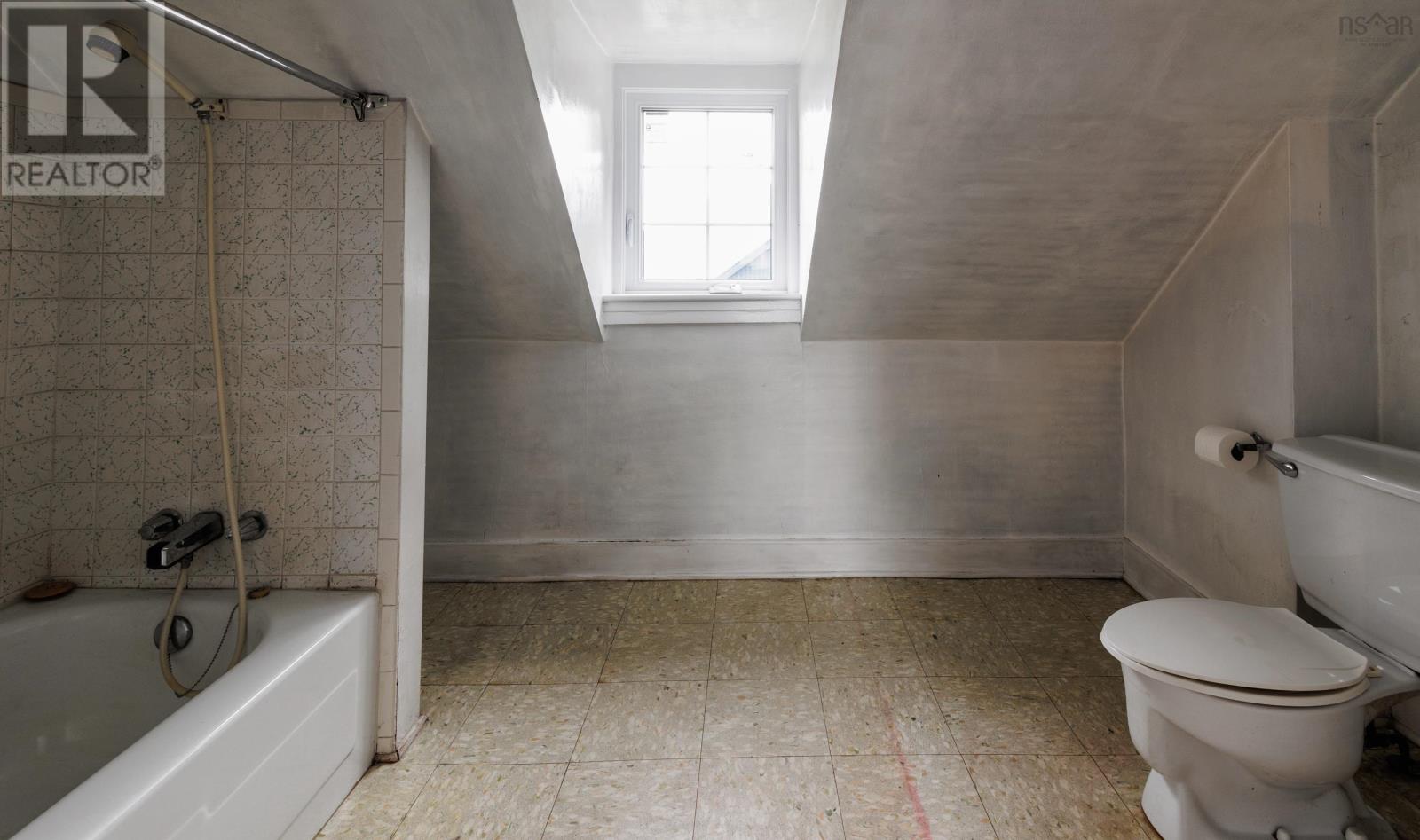 Property 36 of 49 of 29 Willow Street