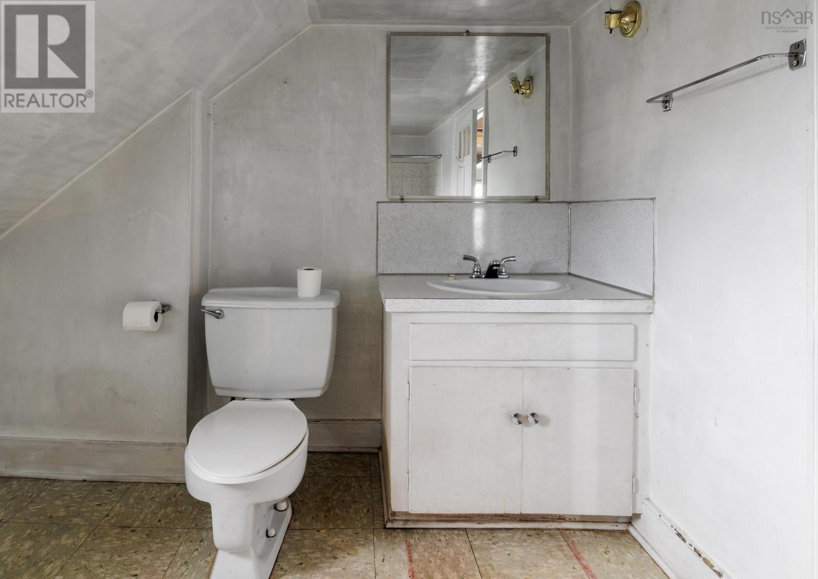 Property 37 of 49 of 29 Willow Street