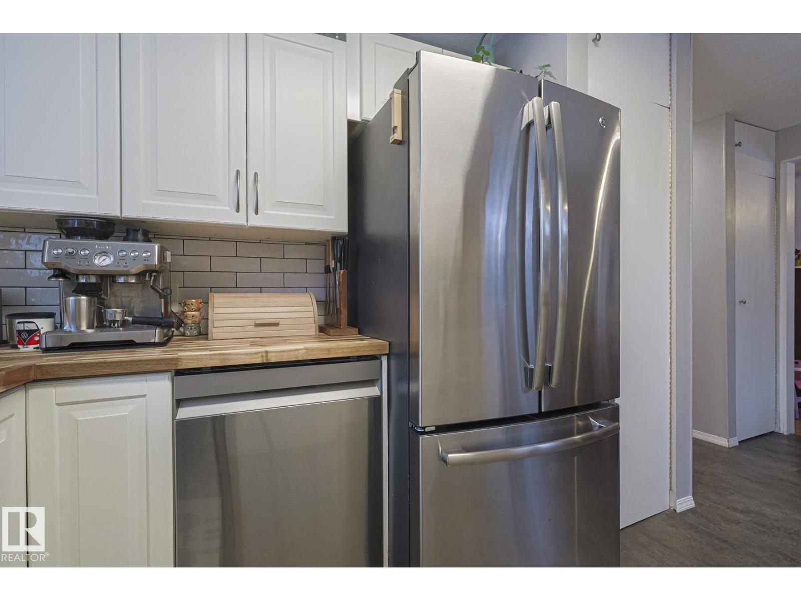 Single Family House Bungalow for Sale in  Bellevue CR St. Albert 