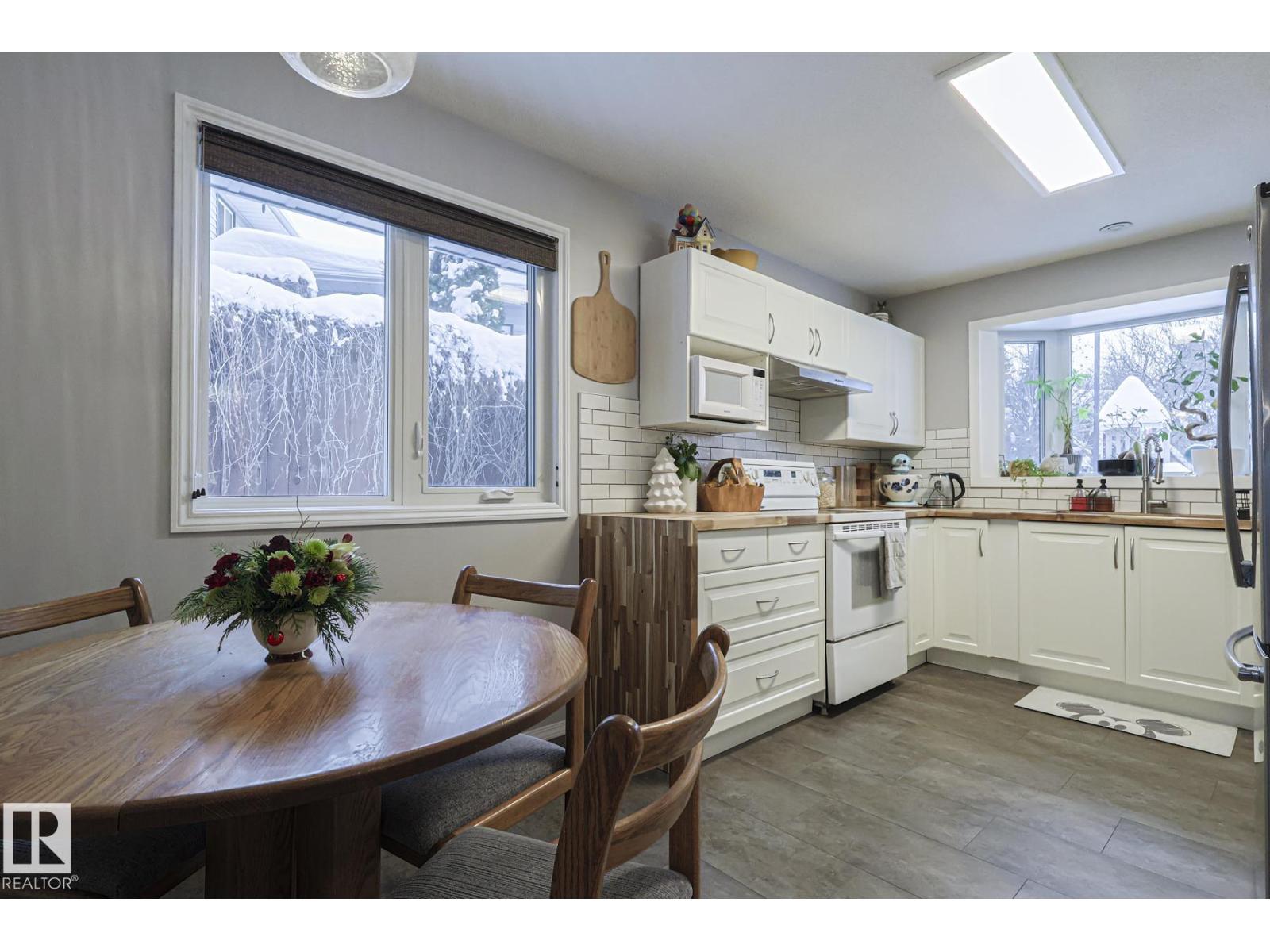 Single Family House Bungalow for Sale in  Bellevue CR St. Albert 