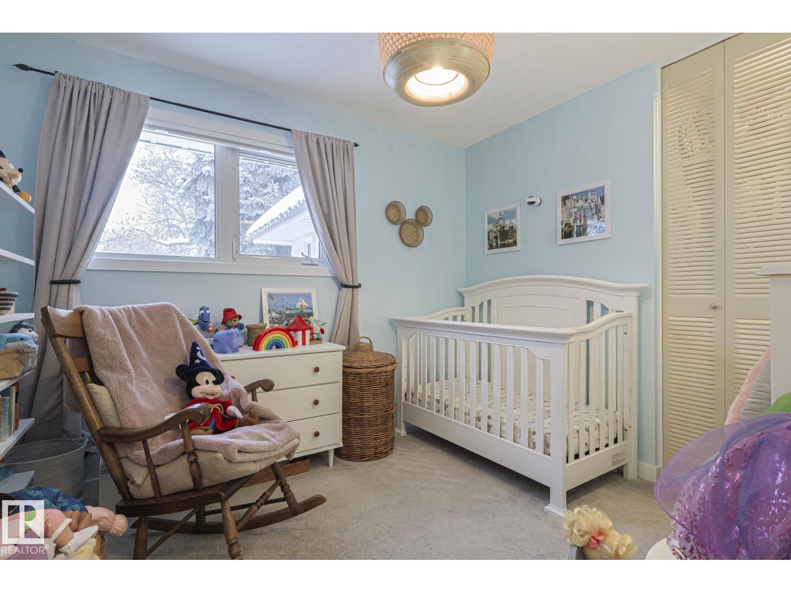 Single Family House Bungalow for Sale in  Bellevue CR St. Albert 