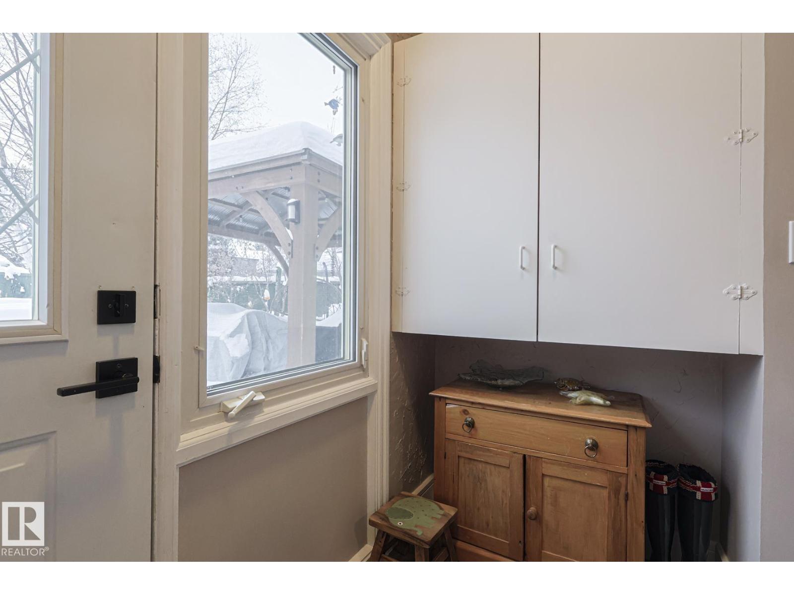 Single Family House Bungalow for Sale in  Bellevue CR St. Albert 