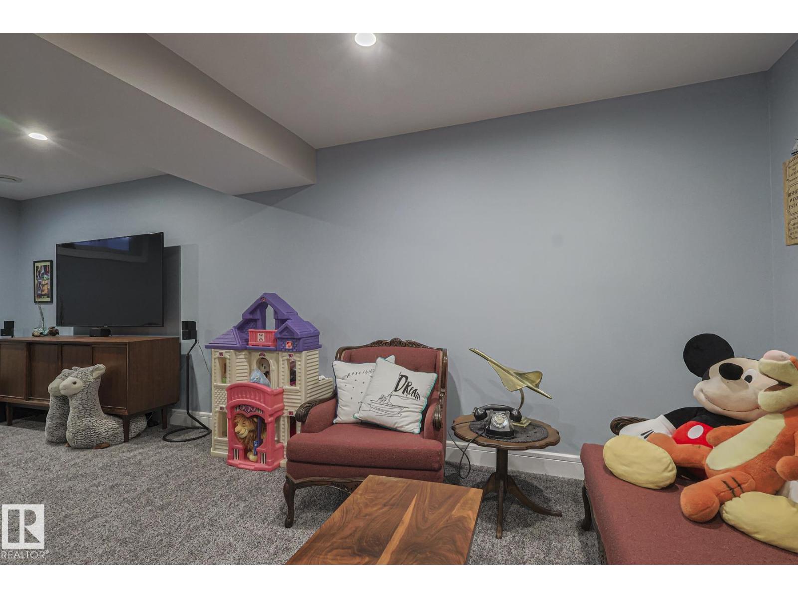 Single Family House Bungalow for Sale in  Bellevue CR St. Albert 