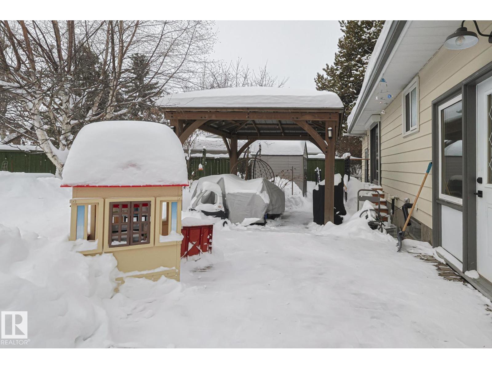 Single Family House Bungalow for Sale in  Bellevue CR St. Albert 