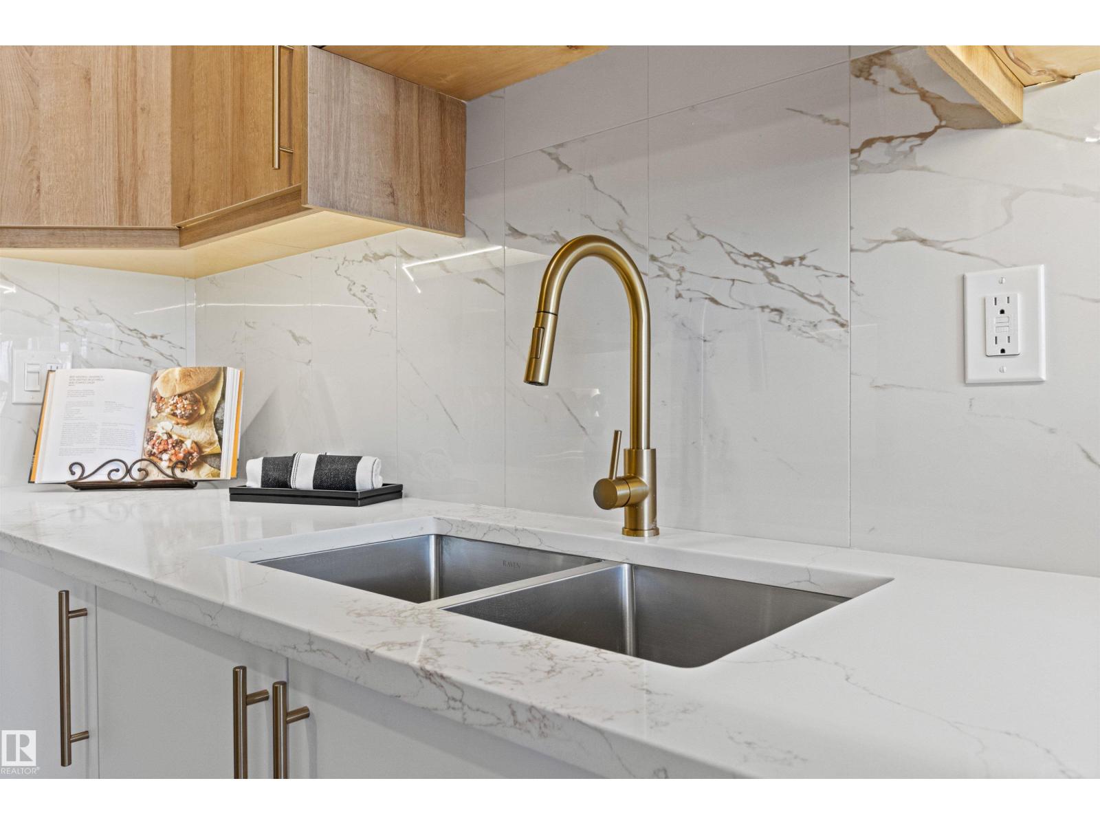 2935 109 ST NW, Edmonton