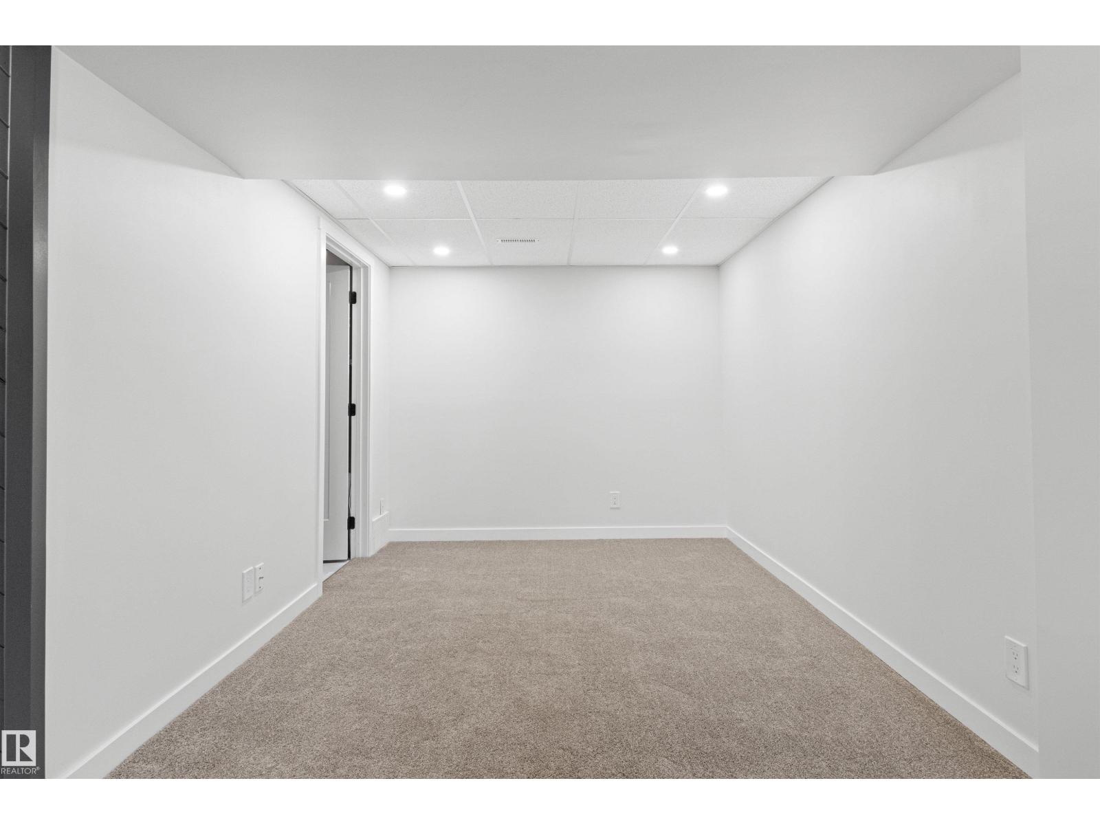 2935 109 ST NW, Edmonton