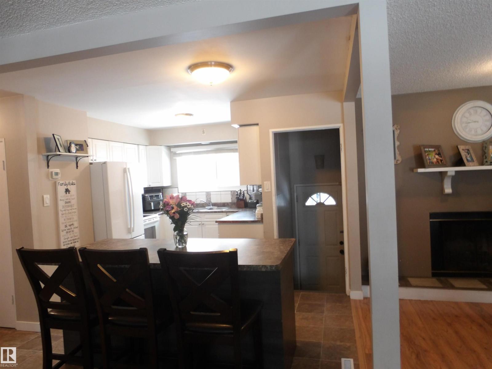 10792 165 ST NW, Edmonton