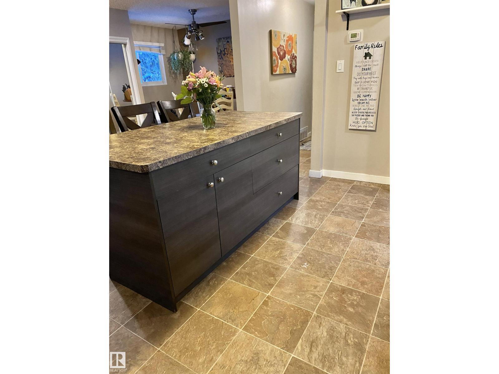 10792 165 ST NW, Edmonton