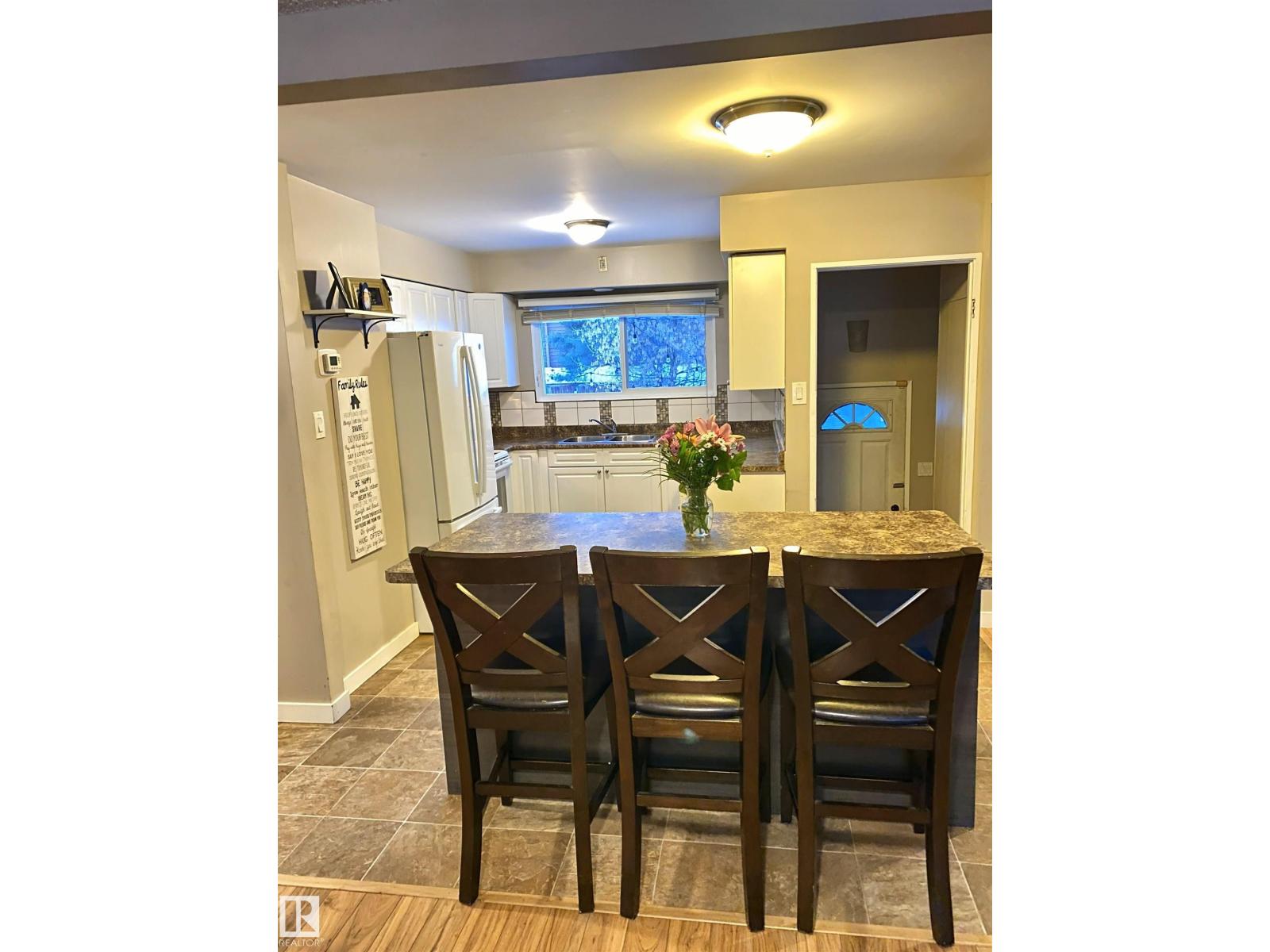 10792 165 ST NW, Edmonton