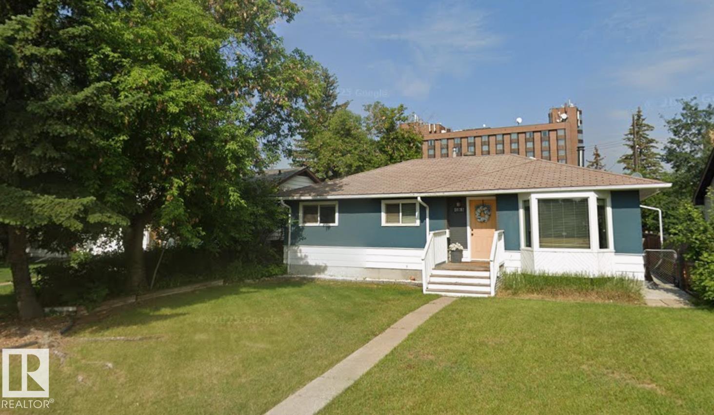 10792 165 ST NW, Edmonton