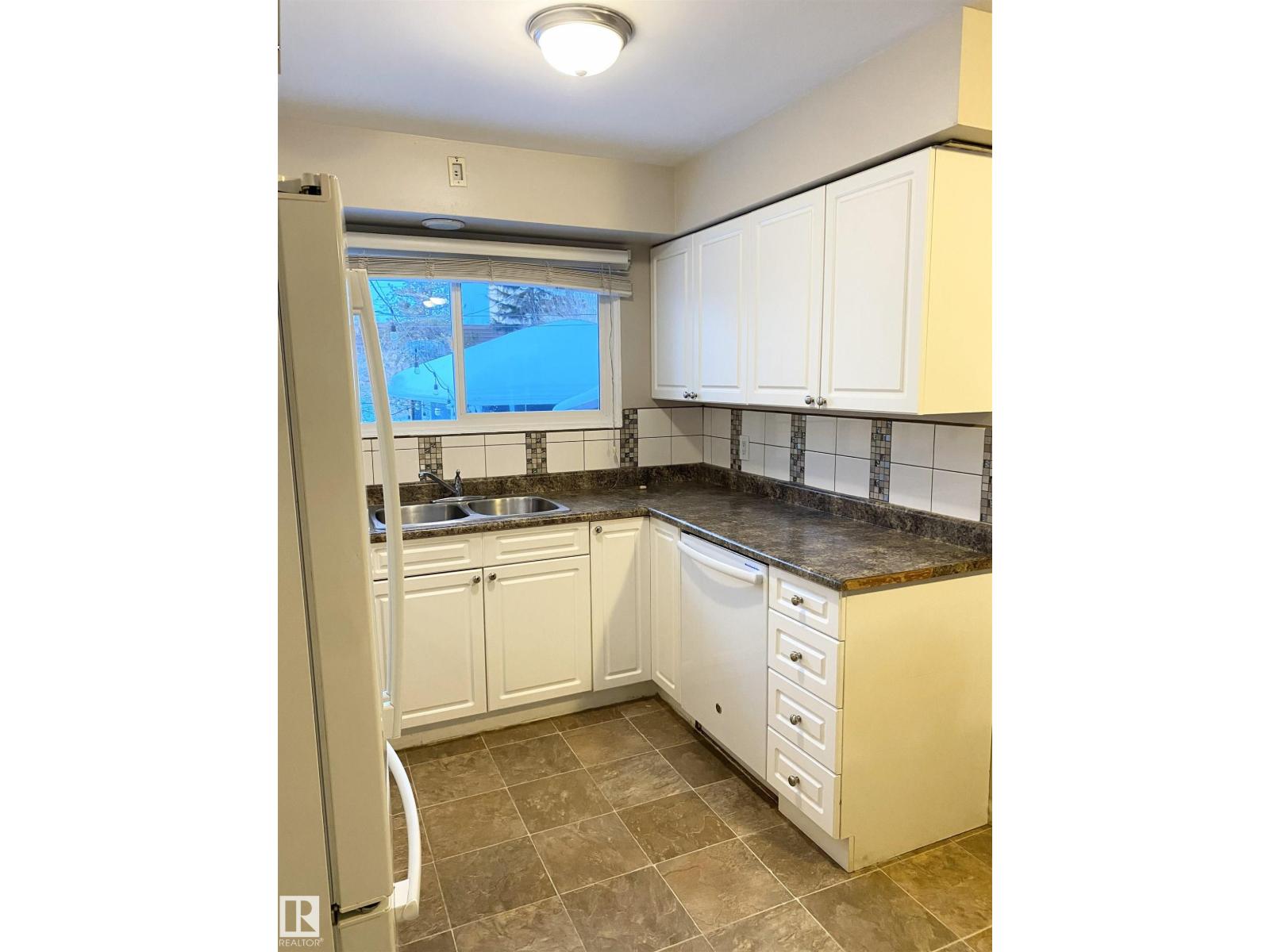 10792 165 ST NW, Edmonton