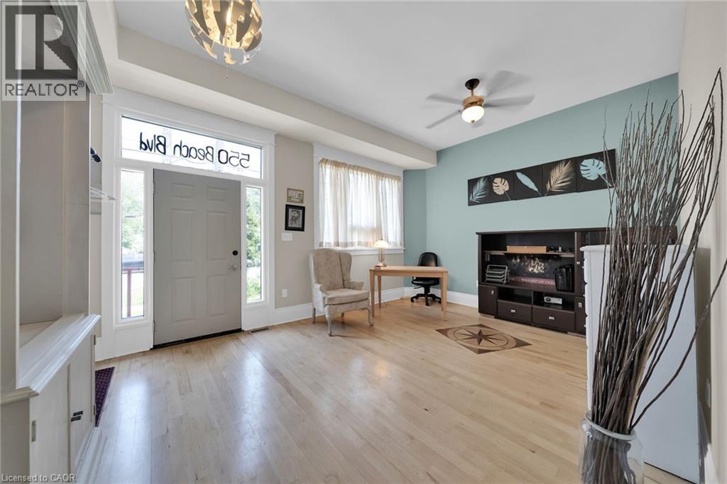 550 BEACH BOULEVARD - 4