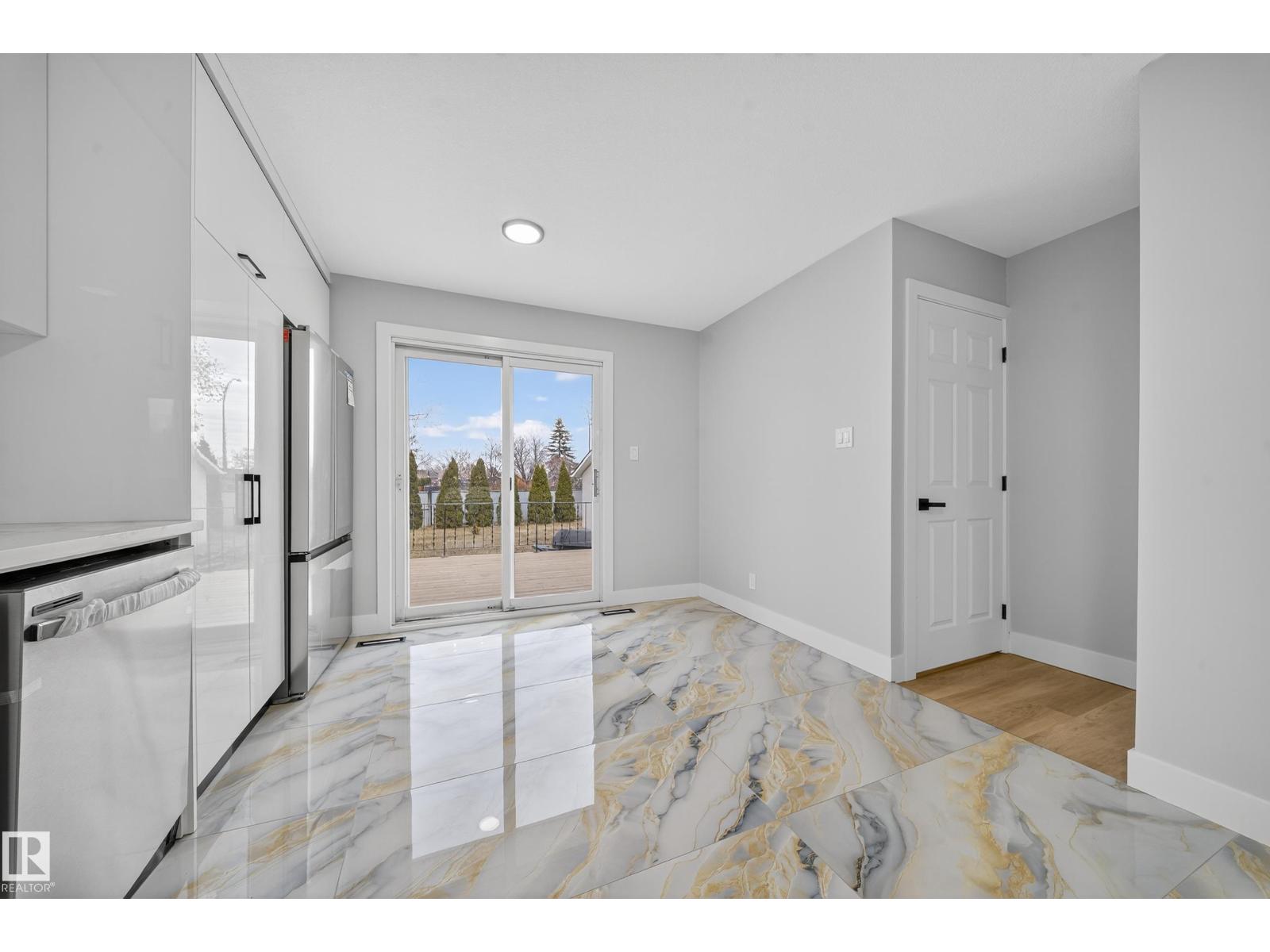 7820 22 AV NW, Edmonton