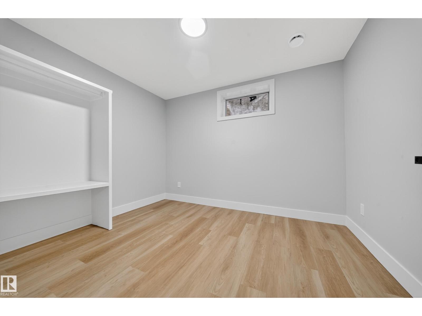 7820 22 AV NW, Edmonton