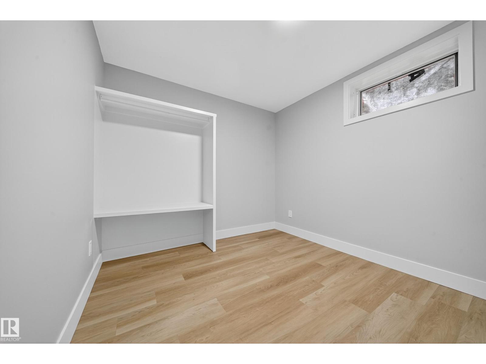 7820 22 AV NW, Edmonton