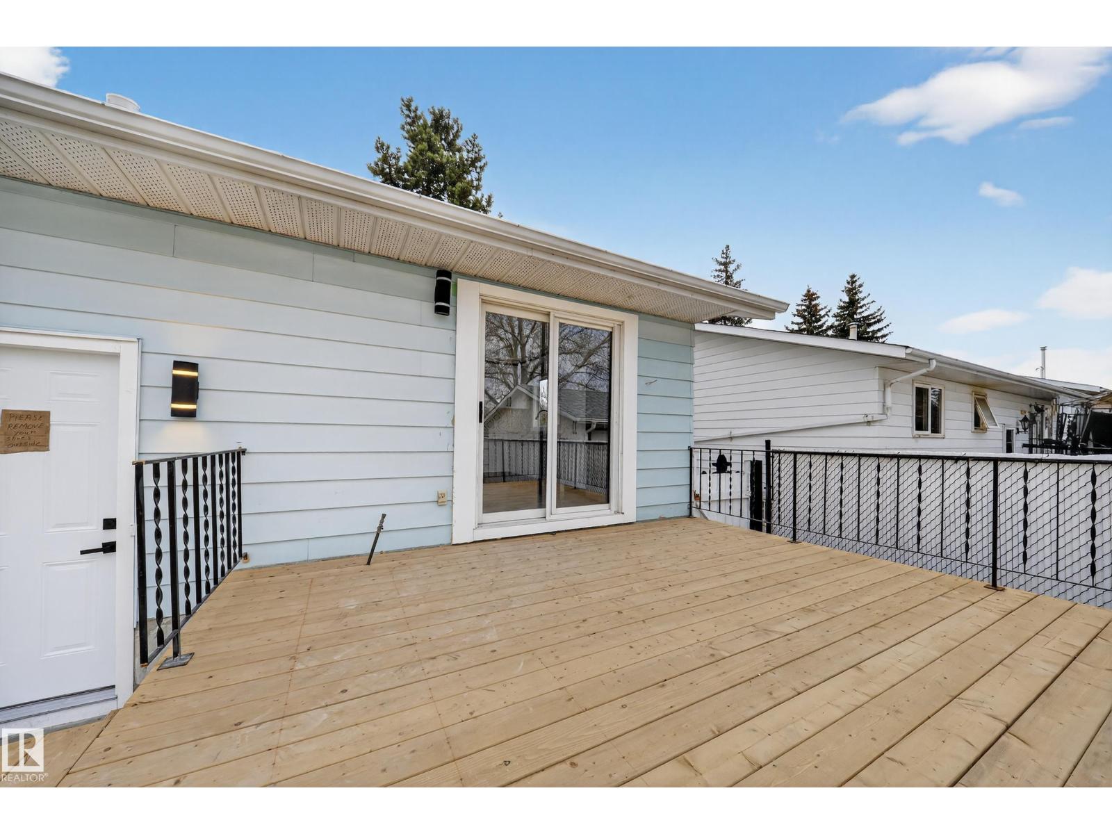 7820 22 AV NW, Edmonton