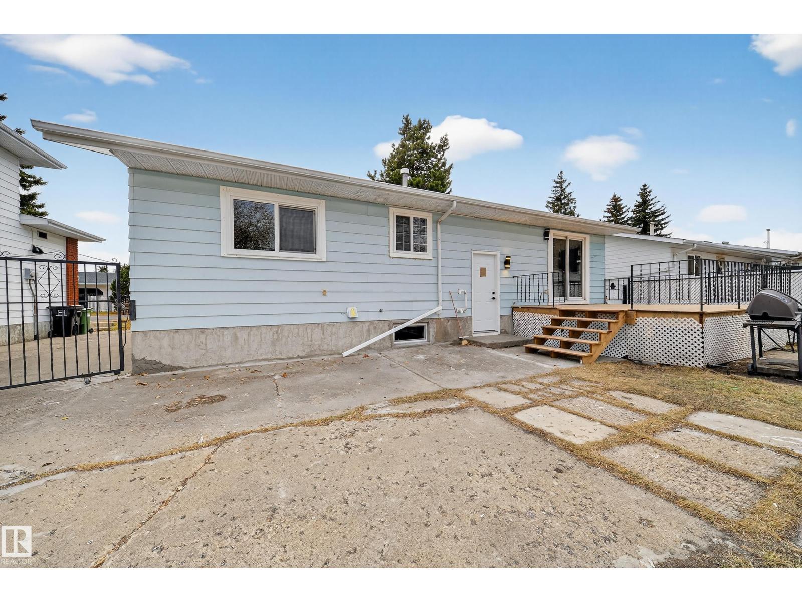 7820 22 AV NW, Edmonton