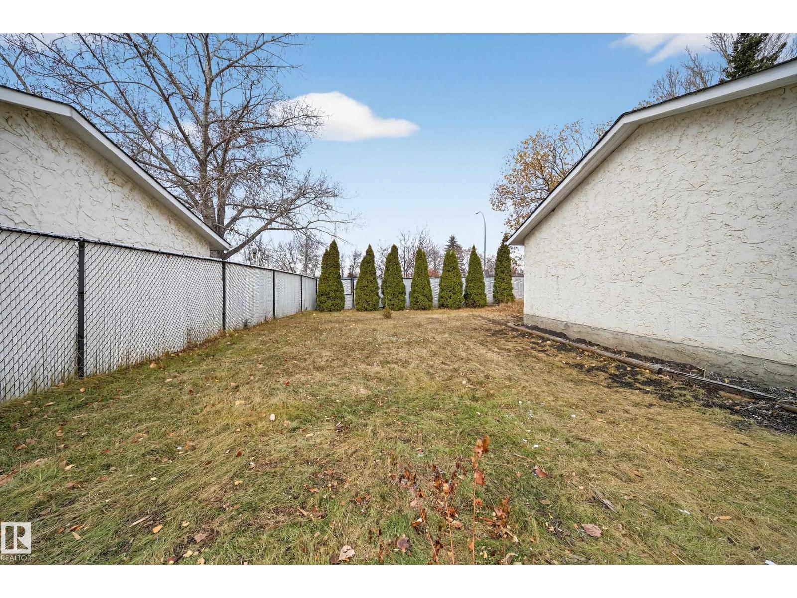 7820 22 AV NW, Edmonton