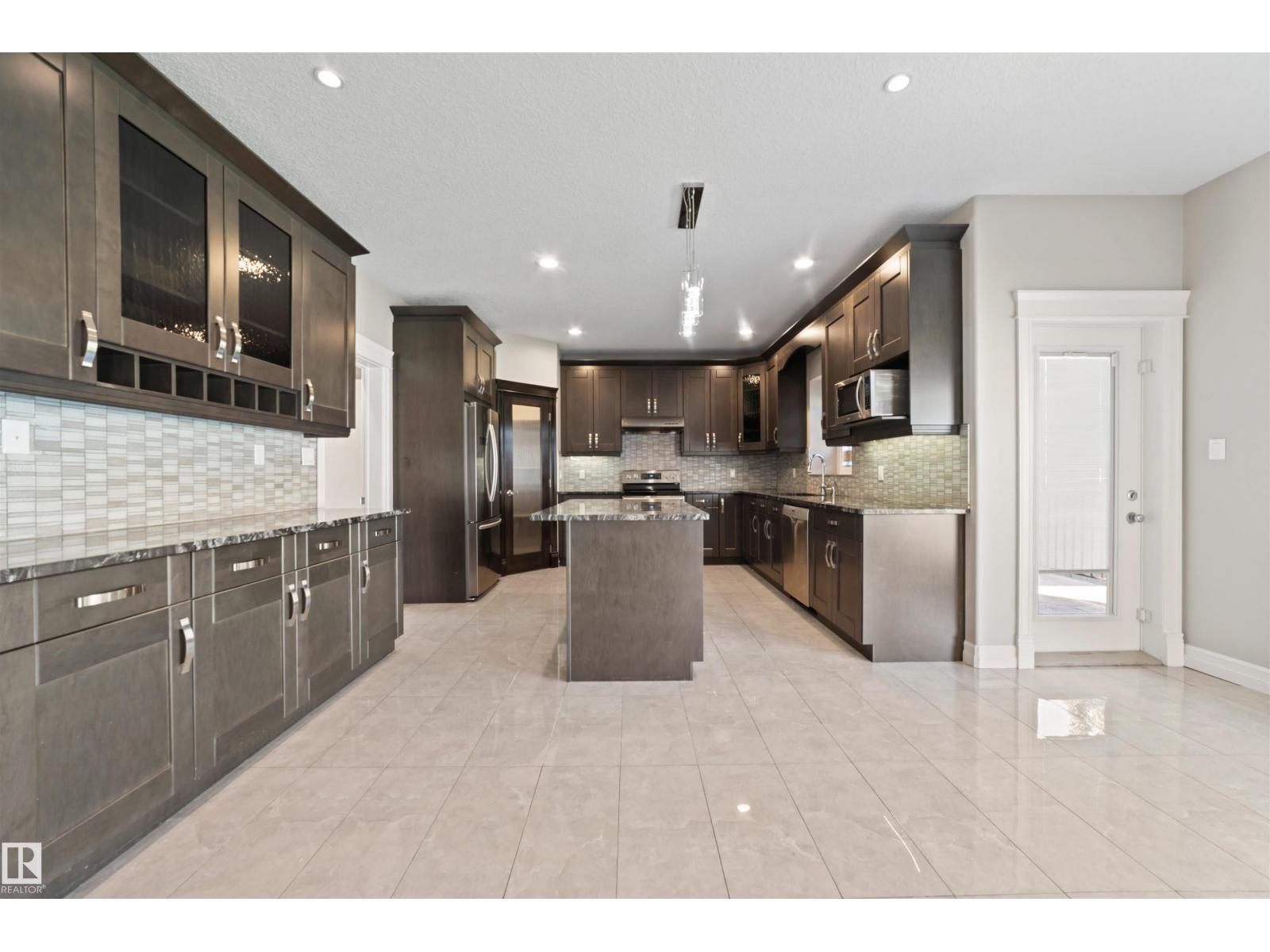 1721 ADAMSON CR SW, Edmonton