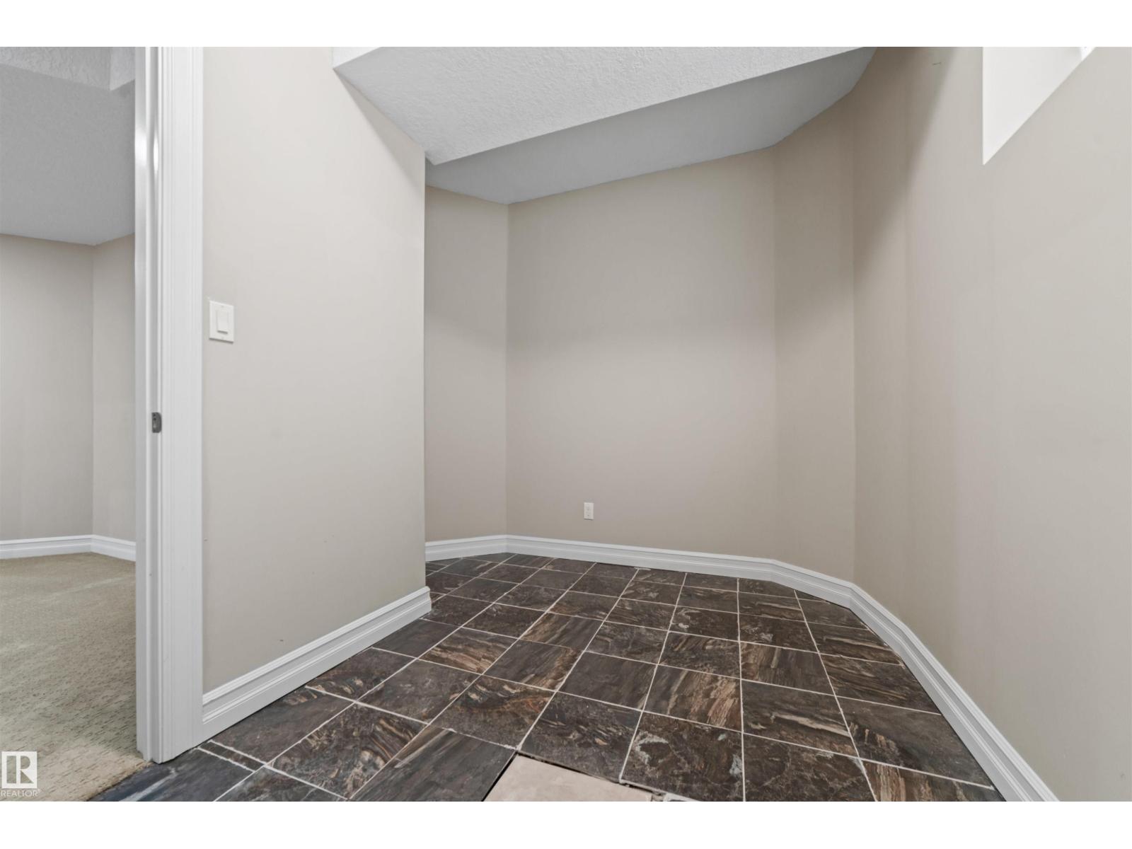 1721 ADAMSON CR SW, Edmonton