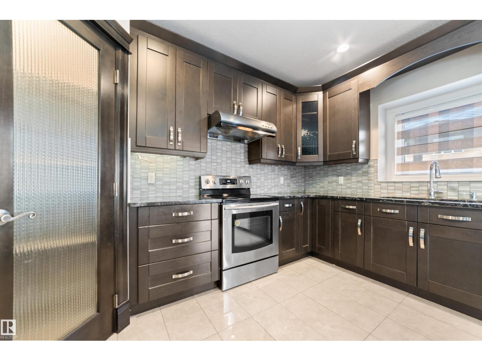 1721 ADAMSON CR SW, Edmonton