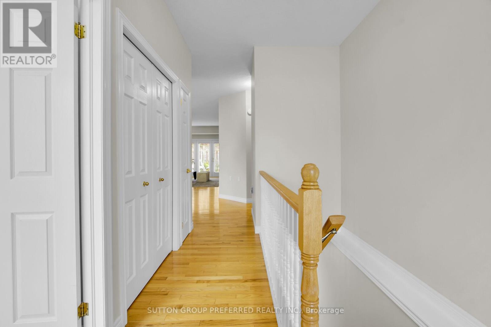 #12 800 COMMISSIONERS ROAD W - 9