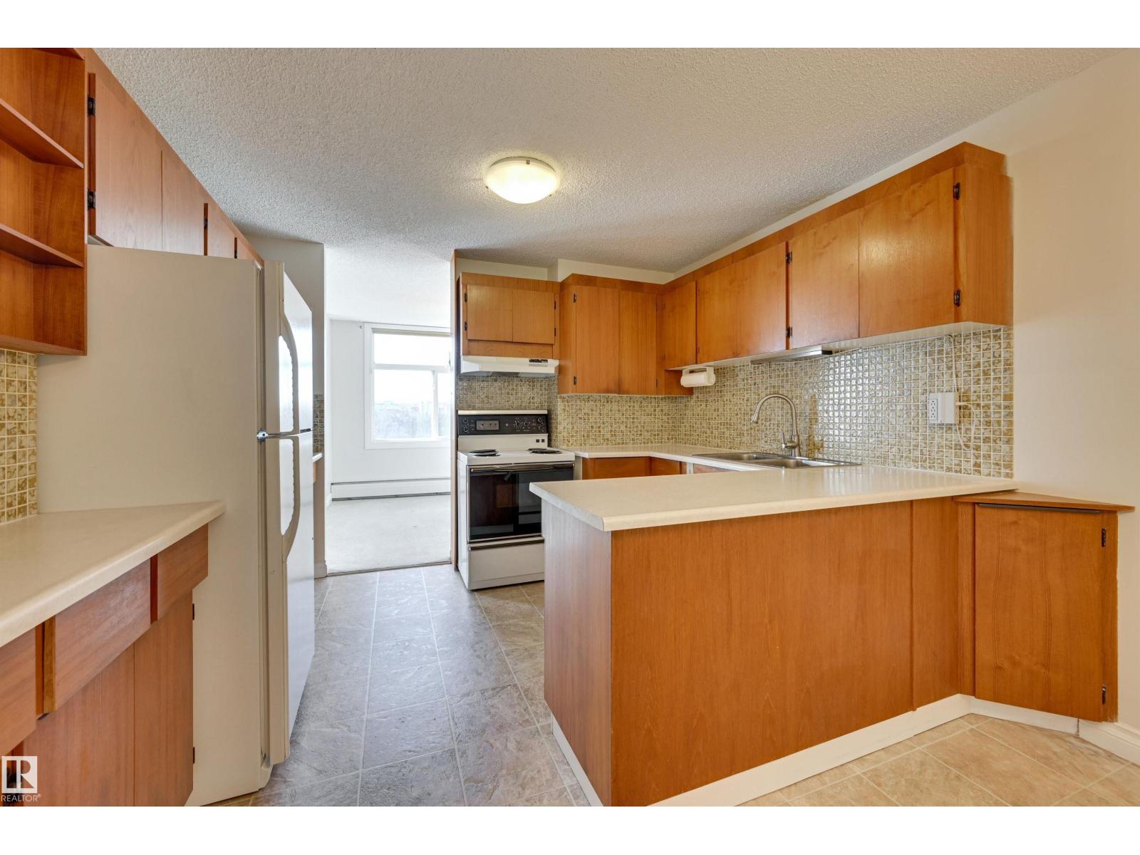 #502 11710 100 AV NW, Edmonton