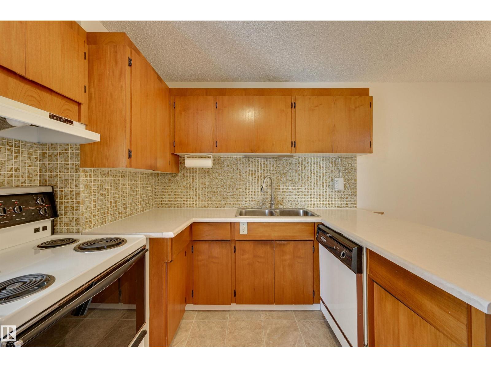 #502 11710 100 AV NW, Edmonton