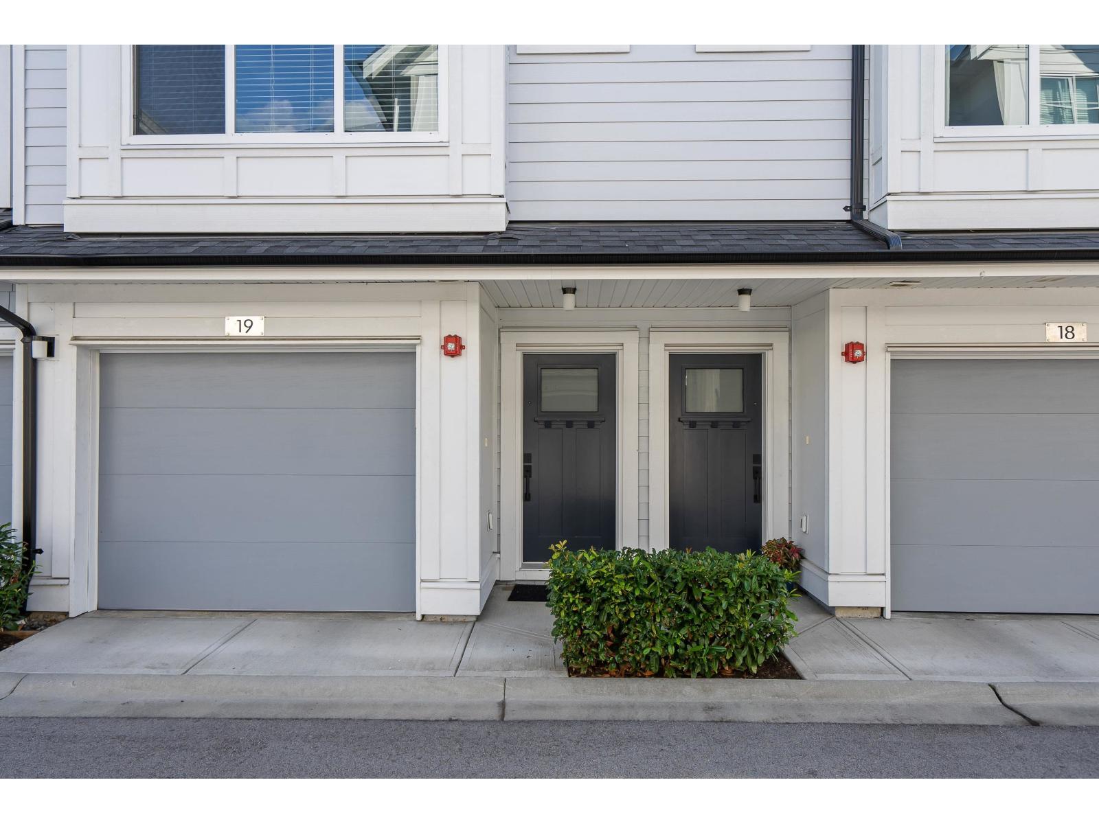 19 21688 52 AVENUE, Langley