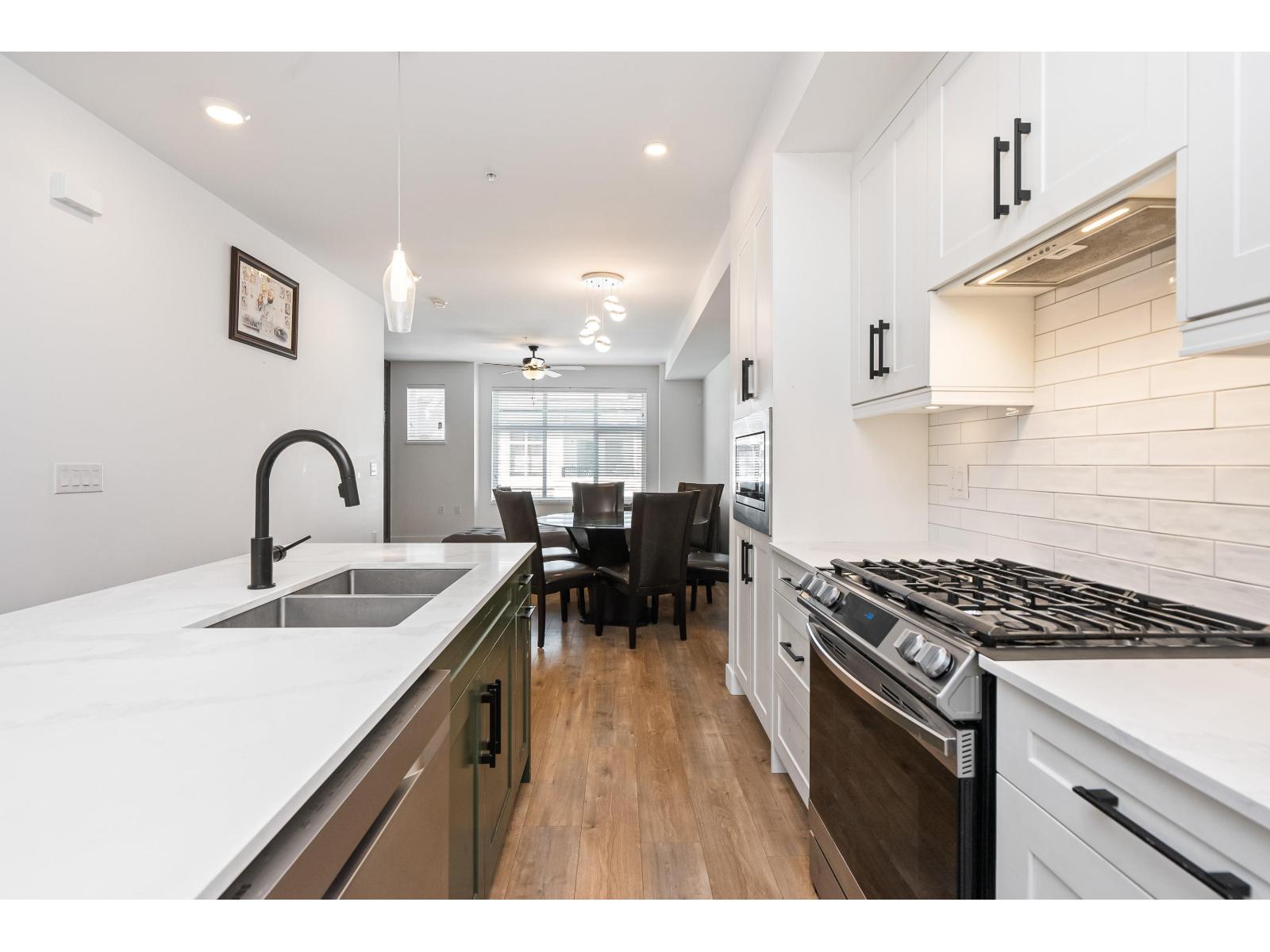 19 21688 52 AVENUE, Langley