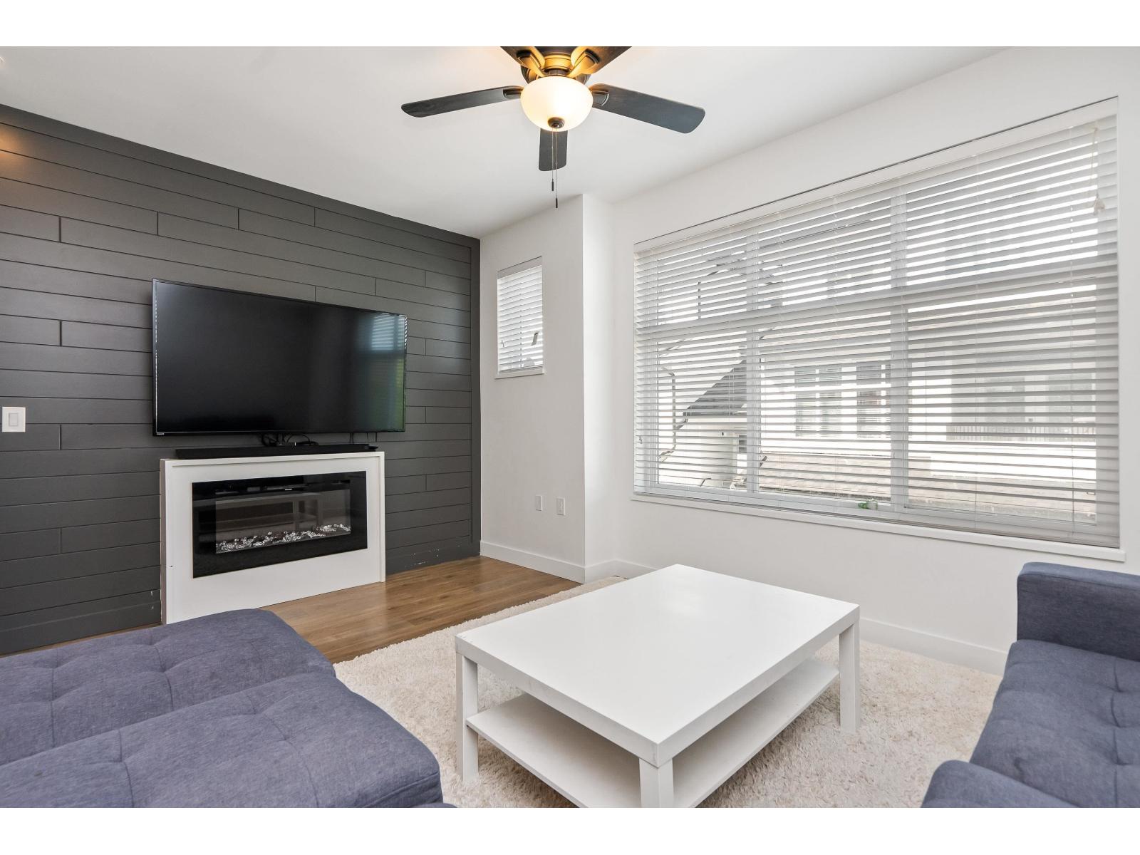 19 21688 52 AVENUE, Langley