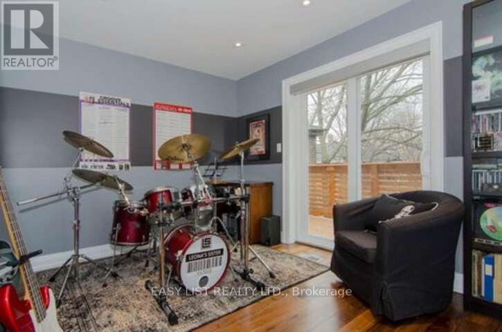76 DUNN AVENUE - 17
