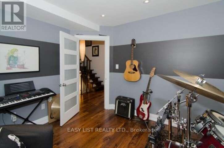 76 DUNN AVENUE - 18