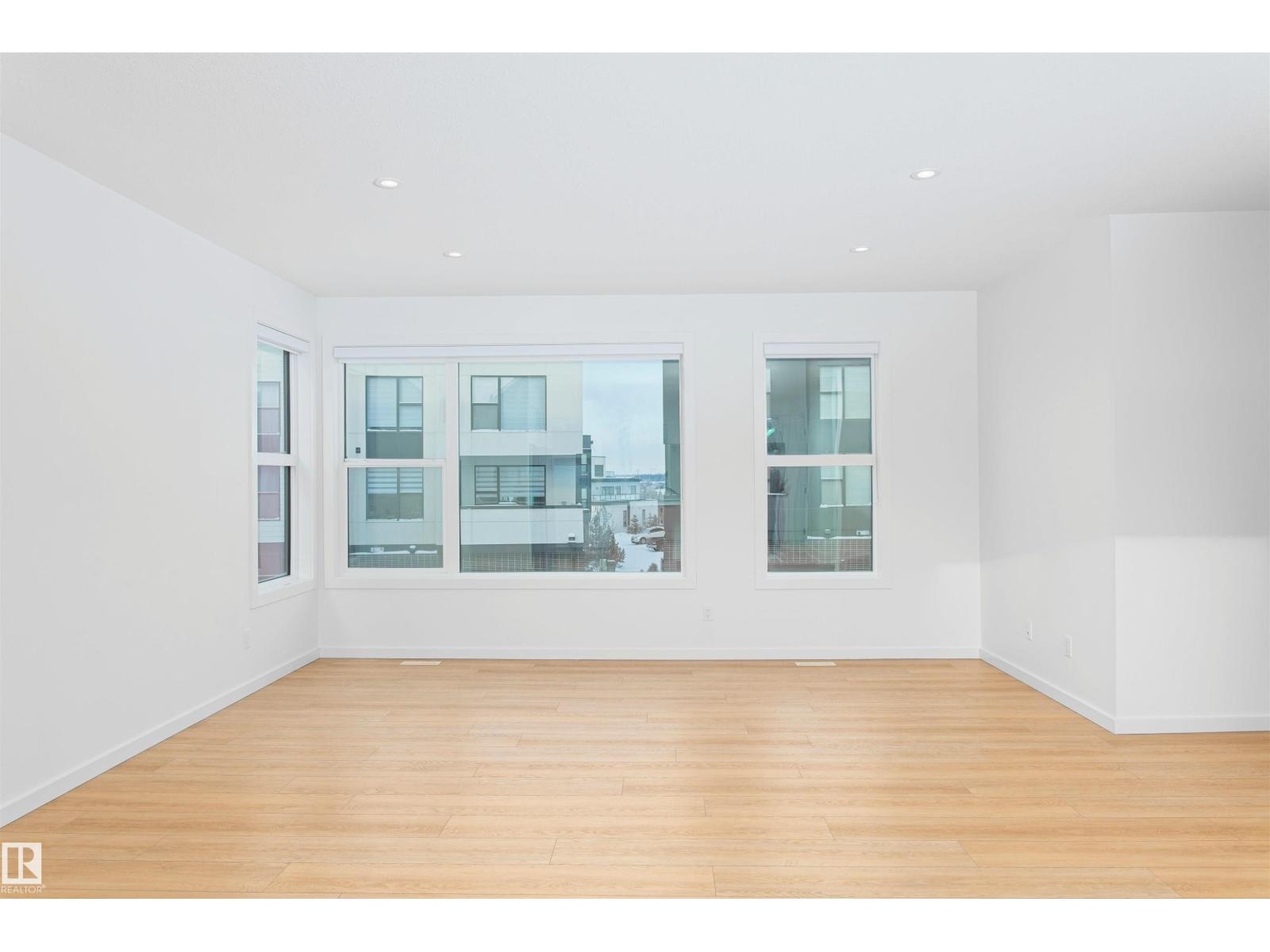 #4 5 RONDEAU DR, St. Albert