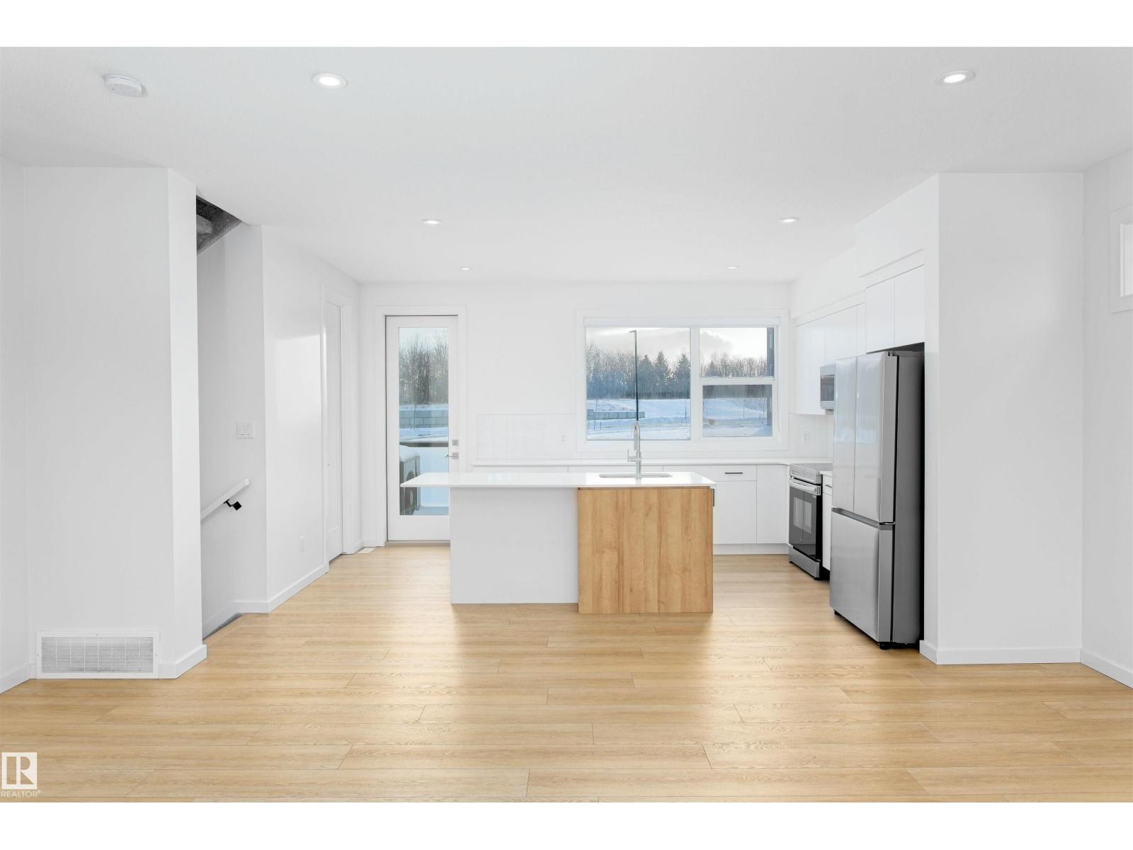 #4 5 RONDEAU DR, St. Albert