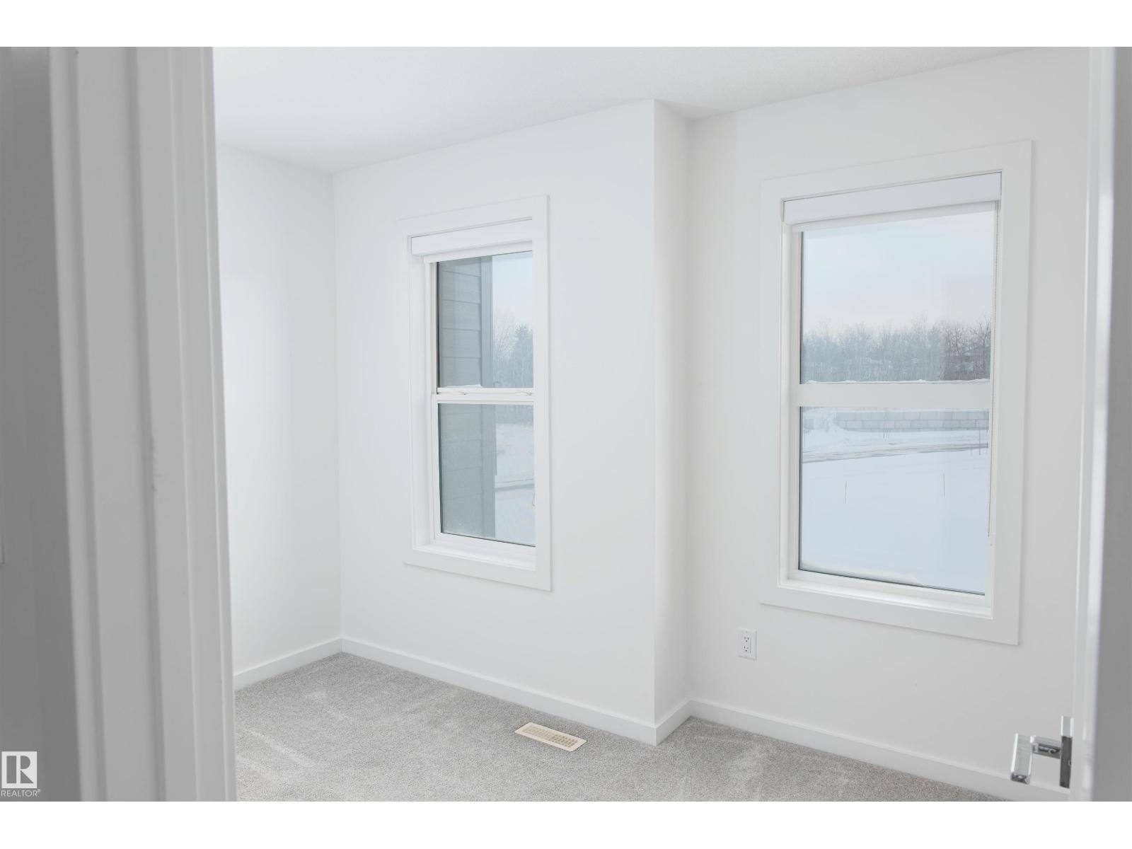 #4 5 RONDEAU DR, St. Albert