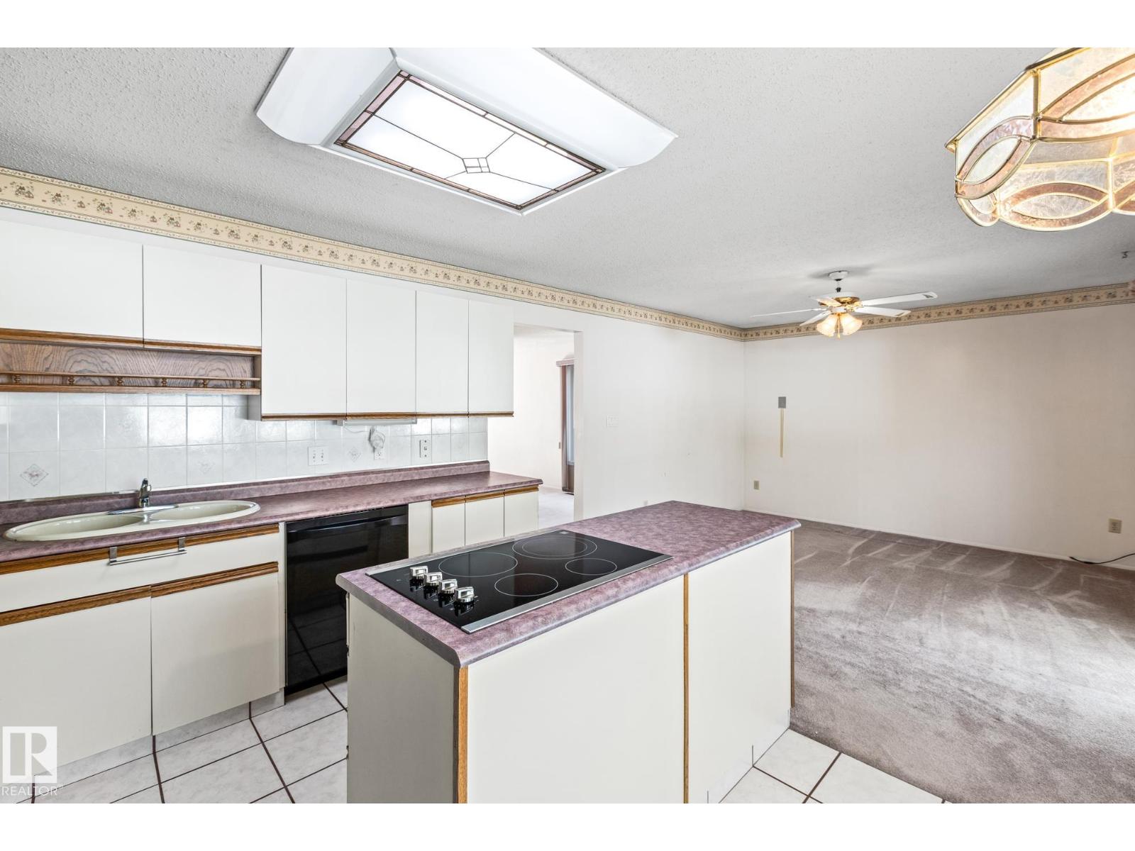 1126 105 ST NW, Edmonton